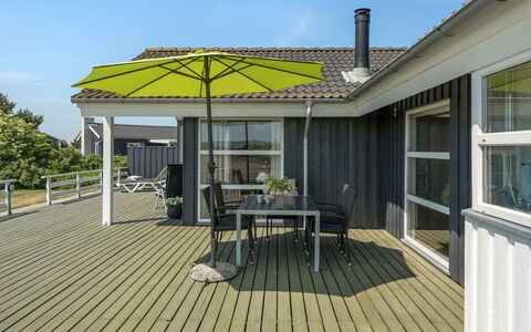 Chrisse - 550M from the Sea: Cottage, Shed, Hut, Farmhouse, Prairie, Shack, Barn, Log Cabin, Garden Buildings