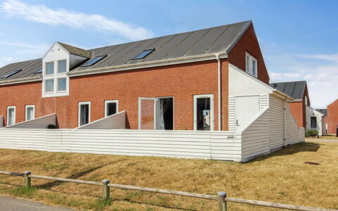 Asved - 2.3Km from the Sea: Building, House, Window, Home, Roof, Residential Area, Shrub, Cottage, Land Lot