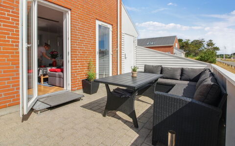 Asved - 2.3Km from the Sea: Building, House, Window, Home, Roof, Residential Area, Shrub, Cottage, Land Lot