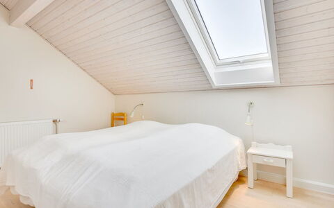 Helvig - 2.3Km from the Sea: Flooring, Floor, Wood, Interior Design, Bedroom, Ceiling, Bed, Wood Flooring, Linens, Bed Sheet