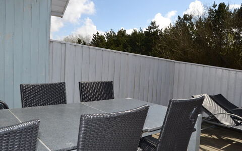 Kabbi - 2.6Km from the Sea: Building, House, Window, Home, Roof, Residential Area, Shrub, Cottage, Land Lot