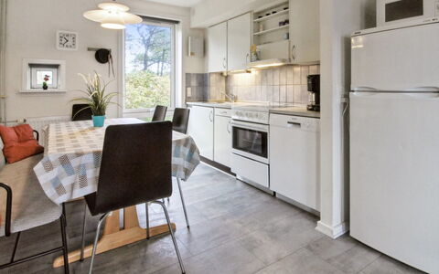 Tinna - 2.3Km from the Sea: Building, House, Window, Home, Roof, Residential Area, Shrub, Cottage, Land Lot