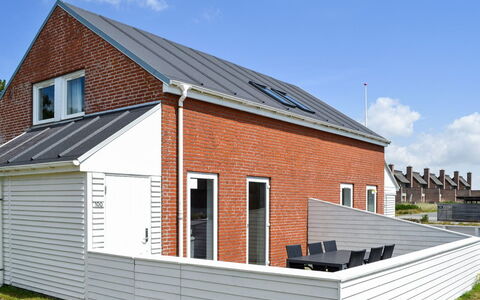 Tinna - 2.3Km from the Sea: Building, House, Window, Home, Roof, Residential Area, Shrub, Cottage, Land Lot