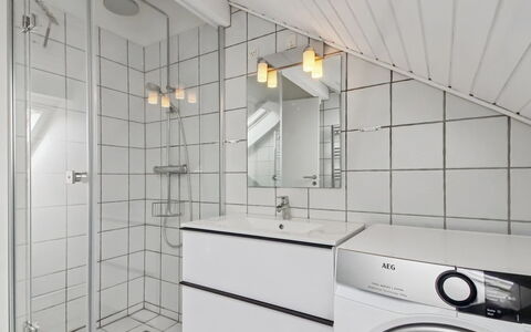 Gaida - 2.3Km from the Sea: Flooring, Interior Design, Floor, Plumbing Fixture, Ceiling, Bathroom, Sink, Plumbing, Tap, Bathroom Cabinet