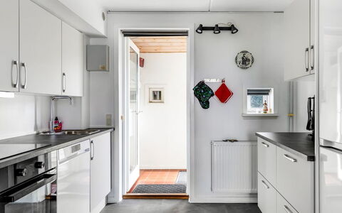 Sighwald - 2.3Km from the Sea: Kitchen Appliance, Kitchen, Countertop, Major Appliance, Flooring, Cabinetry, Home Appliance, Wood, Interior Design, Furniture