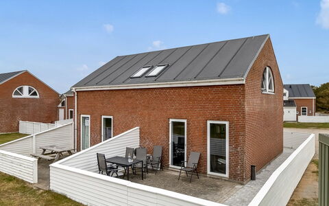 Sighwald - 2.3Km from the Sea: Cottage, Home, House, Roof, Porch, Estate, Siding, Garden Buildings, Farmhouse, Yard