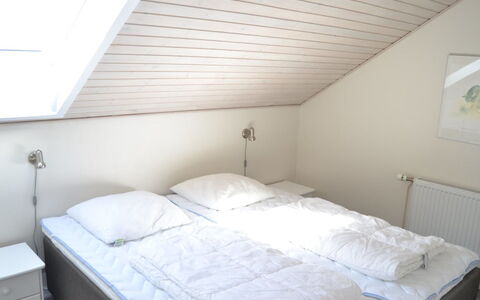 Nayana - 2.3Km from the Sea: Bed, Bedroom, Wood, Bed Sheet, Bedding, Floor, Interior Design, Linens, Flooring, Furniture