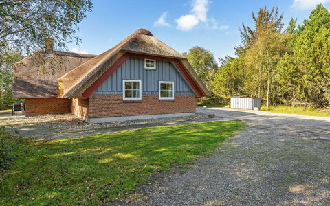 Albin - 2.8Km from the Sea: Roof, House, Residential Area, Home, Estate, Cottage, Design