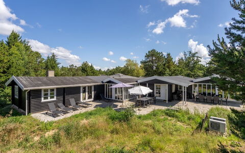 Henriethe - 1.1Km from the Sea: Thatching, Cottage, House, Roof, Home, Farmhouse, Hut, Estate, Village