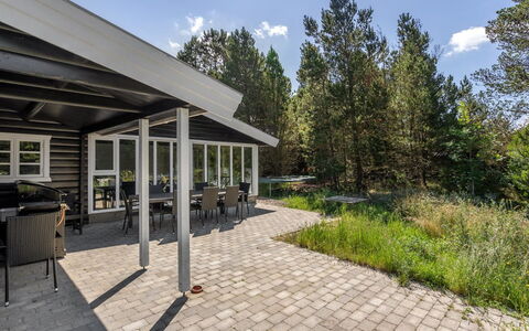 Henriethe - 1.1Km from the Sea: Cottage, Garden, Siding, Garden Buildings, Shade, Yard, Backyard, Lawn, Farmhouse, Landscaping