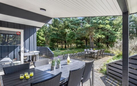 Roald - 2.2Km from the Sea: Home, Cottage, Porch, Hardwood, Siding, Deck, Shade, Plank, Estate, Garden Buildings