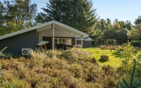 Dorete - 2.2Km from the Sea: 