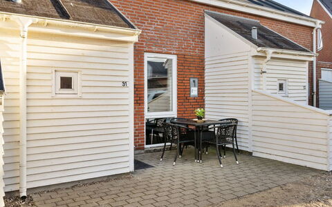 Enita - 2.3Km from the Sea: House, Roof, Home, Cottage, Shed, Garden Buildings, Siding, Yard, Log Cabin, Hut