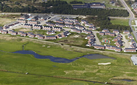 Enita - 2.3Km from the Sea: House, Roof, Home, Cottage, Shed, Garden Buildings, Siding, Yard, Log Cabin, Hut
