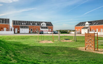 Ginger - 2.3Km from the Sea