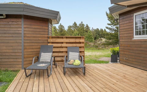 Mariette - 3.1Km from the Sea: Window, Facade, Residential Area, Home, Composite Material, Sash Window, Estate, Siding, Daylighting