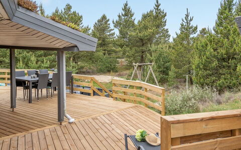 Mariette - 3.1Km from the Sea: Wood, Hardwood, Plank, Deck, Wood Stain, Porch, Lumber, Wood Flooring, Handrail, Shade