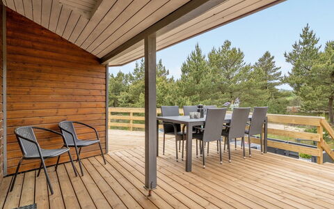 Mariette - 3.1Km from the Sea: Wood, Hardwood, Wood Flooring, Plank, Wood Stain, Deck, Porch, Cottage, Lumber, Shade