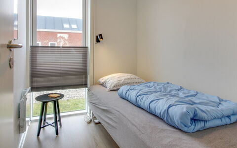 Adils - 2.5Km from the Sea: 