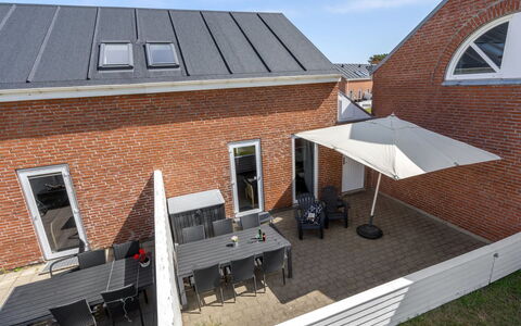 Adils - 2.5Km from the Sea: 