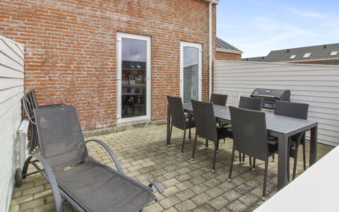 Héléne - 2.3Km from the Sea: Home, Roof, House, Door, Cottage, Shade, Garden, Groundcover, Porch, Yard