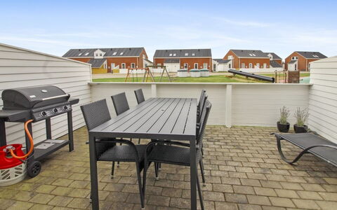 Héléne - 2.3Km from the Sea: Home, Roof, House, Door, Cottage, Shade, Garden, Groundcover, Porch, Yard