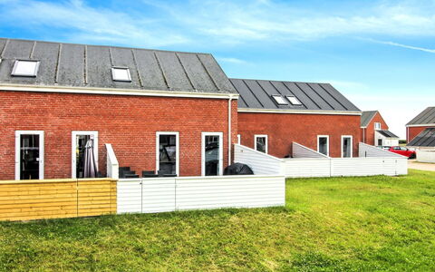 Héléne - 2.3Km from the Sea: Home, Roof, House, Door, Cottage, Shade, Garden, Groundcover, Porch, Yard