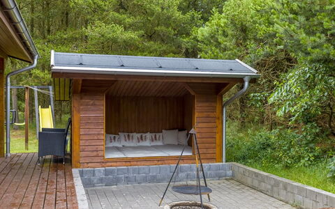 Patrizia - 1Km from the Sea: Wood, Hardwood, Shed, Cottage, Garden Buildings, Wood Stain, Log Cabin, Garden, Deck, Backyard