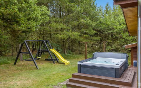 Patrizia - 1Km from the Sea: Flooring, Floor, Composite Material, Bathtub, Swimming Pool, Deck, Wood Stain, Hardwood, Jacuzzi