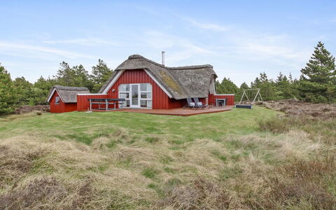 Dida - 3.1Km from the Sea: Grass, Cloud, Cottage, Land Lot, Prairie, Hut, Barn, Meadow, Farmhouse, Thatching