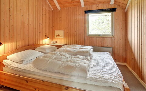 Dida - 3.1Km from the Sea: Bedroom, Bed, Wood, Interior Design, Bed Sheet, Ceiling, Bedding, Floor, Room, Flooring