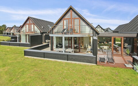 Merisa - 2.5Km from the Sea: Cottage, Home, House, Roof, Porch, Estate, Siding, Garden Buildings, Farmhouse, Yard