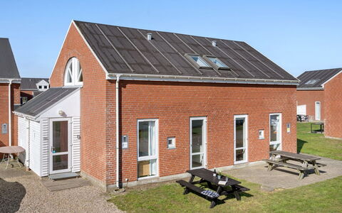 Odger - 2.3Km from the Sea: Roof, House, Land Lot, Home, Cottage, Estate, Garden Buildings, Shade, Log Cabin, Landscaping