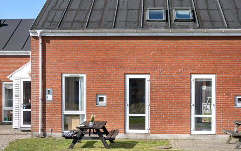 Odger - 2.3Km from the Sea: Roof, House, Land Lot, Home, Cottage, Estate, Garden Buildings, Shade, Log Cabin, Landscaping