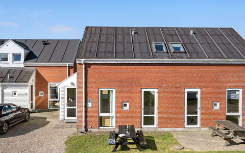 Odger - 2.3Km from the Sea: Roof, House, Land Lot, Home, Cottage, Estate, Garden Buildings, Shade, Log Cabin, Landscaping