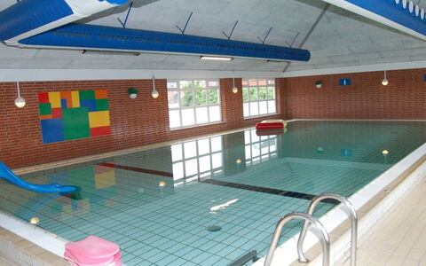 Mildred - 2.3Km from the Sea: Swimming Pool, Composite Material, Leisure, Resort, Leisure Centre, Hall, Indoor Games And Sports, Hotel