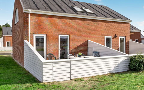 Ameli - 2.3Km from the Sea: Building, House, Window, Home, Roof, Residential Area, Shrub, Cottage, Land Lot