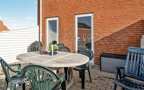 Ameli - 2.3Km from the Sea: Building, House, Window, Home, Roof, Residential Area, Shrub, Cottage, Land Lot