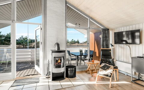 Hermandine - 700M from the Sea: Home, Cottage, Siding, Porch, Shed, Deck, Hardwood, Log Cabin, Garden Buildings, Shade