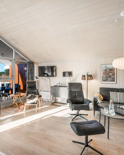 Hermandine - 700M from the Sea