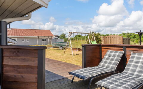 Freek - 400M from the Sea: Grass, House, Roof, Home, Cottage, Shrub, Land Lot, Rural Area, Farmhouse, Groundcover