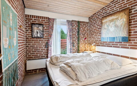 Sedine - 3.9Km from the Sea: Bedroom, Bed, Brick, Bed Sheet, Bedding, Bed Frame, Furniture, Brickwork, Apartment, Linens