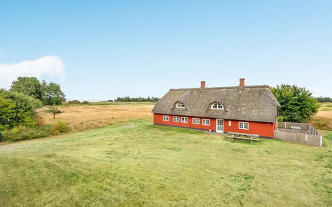 Willi - 3Km from the Sea: Roof, House, Land Lot, Home, Cottage, Estate, Garden Buildings, Shade, Log Cabin, Landscaping