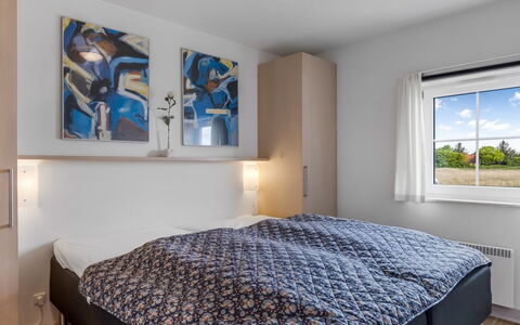 Perttu - 3.5Km from the Sea: Bed, Bedroom, Interior Design, Bed Sheet, Bedding, Furniture, Apartment, Bed Frame, Floor, Home