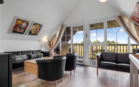 Perttu - 3.5Km from the Sea: Apartment, Shade, Balcony, Chair, Fence, Outdoor Furniture, Aluminium, Artificial Turf