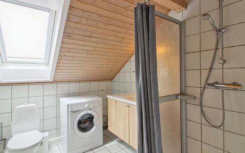Rebus - 2.3Km from the Sea: Flooring, Plumbing Fixture, Floor, Wood, Interior Design, Ceiling, Plumbing, Tap, Bathroom, Sink