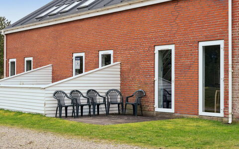 Aldora - 2.3Km from the Sea: Swimming Pool, Resort Town