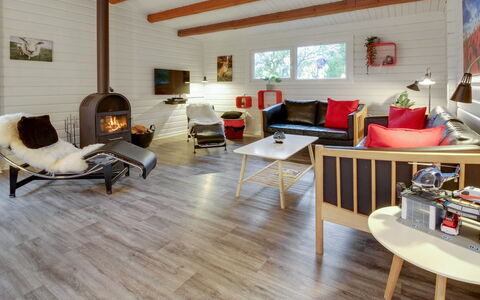 Odsten - 1Km from the Sea: Wood, House, Cottage, Home, Roof, Rural Area, Siding, Log Cabin, Garden Buildings, Hardwood