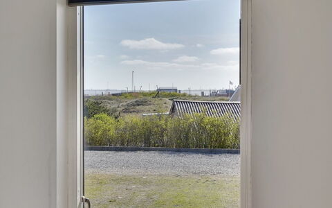 Jurviis - 100M from the Sea: Grass, House, Roof, Home, Cottage, Shrub, Land Lot, Rural Area, Farmhouse, Groundcover