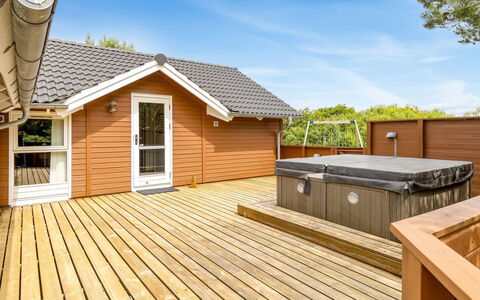 Svenny - 800M from the Sea: Roof, House, Residential Area, Home, Estate, Cottage, Design